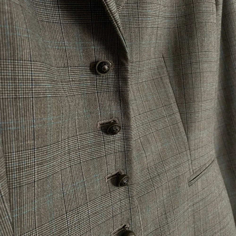 Blazer - Picture 7 of 7